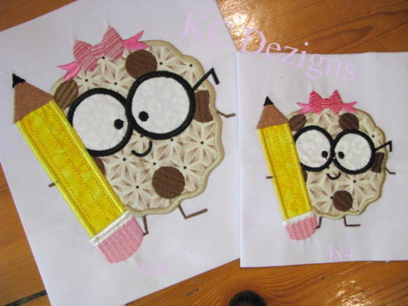 Reviewing the Girl Cookie with Pencil Design
